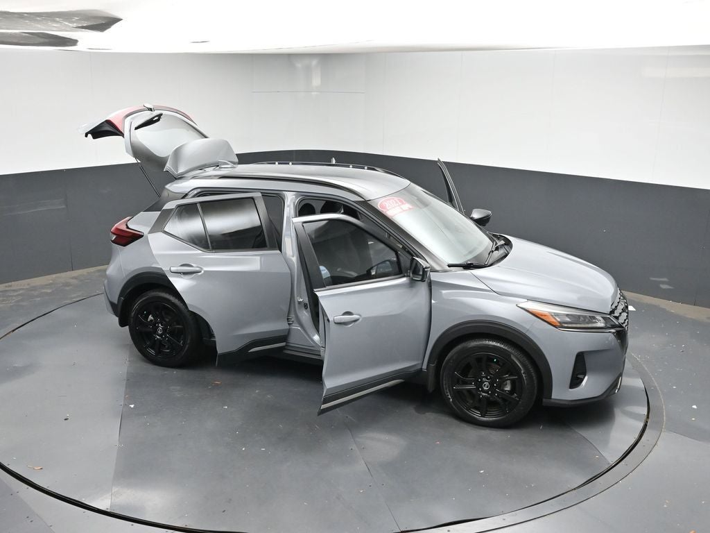 2021 Nissan Kicks SR
