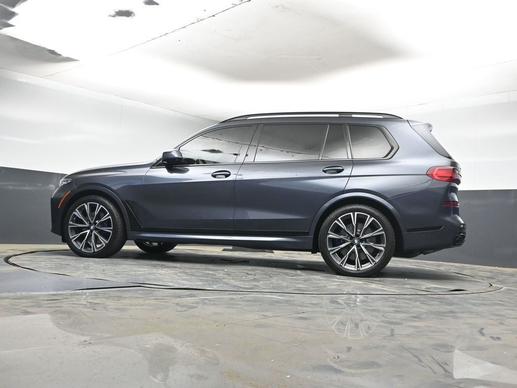2022 BMW X7 M50i