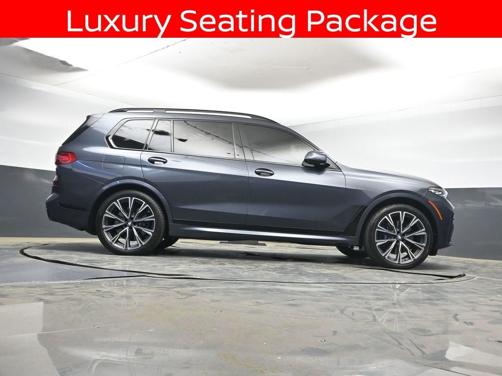 2022 BMW X7 M50i
