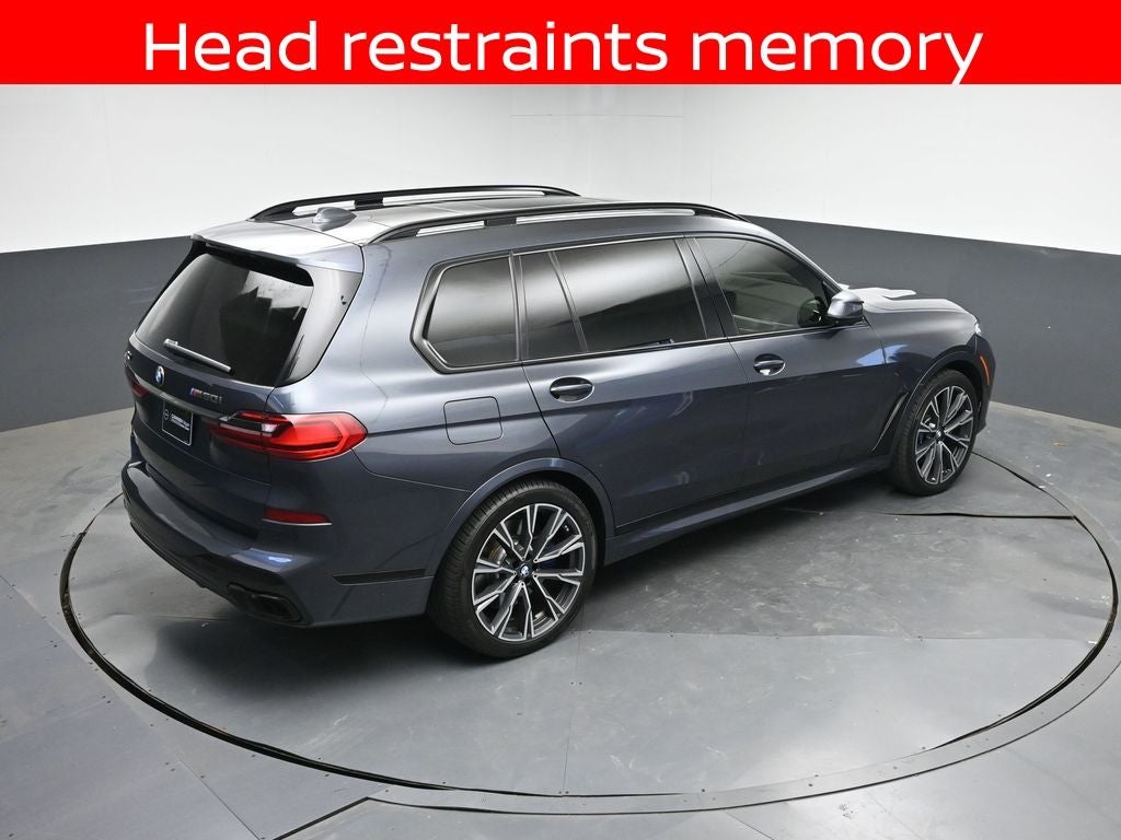 2022 BMW X7 M50i