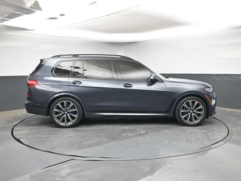 2022 BMW X7 M50i