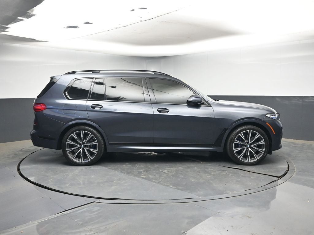 2022 BMW X7 M50i