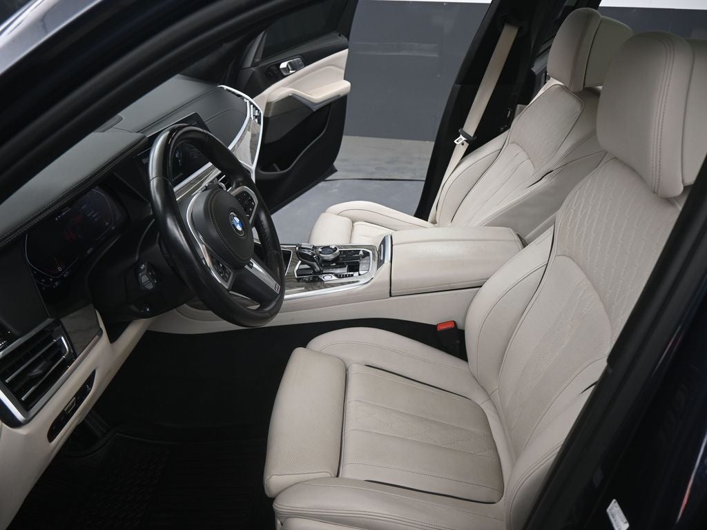 2022 BMW X7 M50i