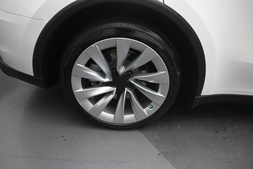 2026 Tesla Model Y Premium