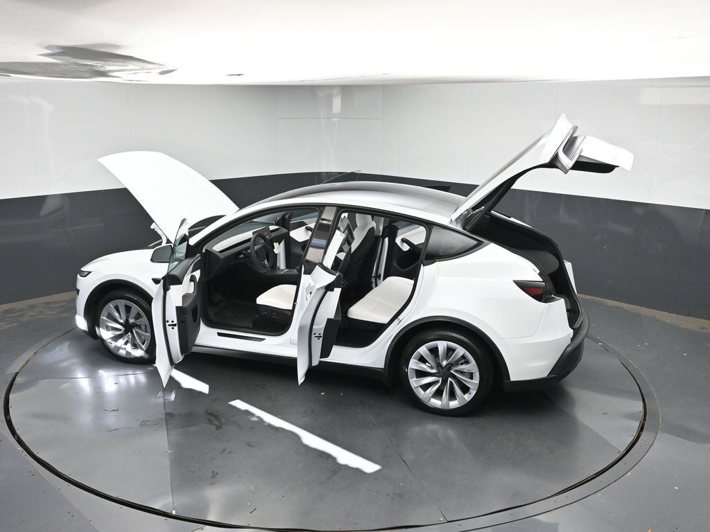 2026 Tesla Model Y Premium