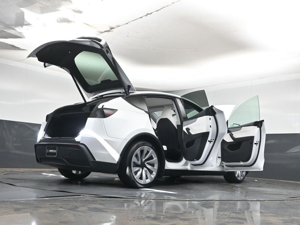 2026 Tesla Model Y Premium