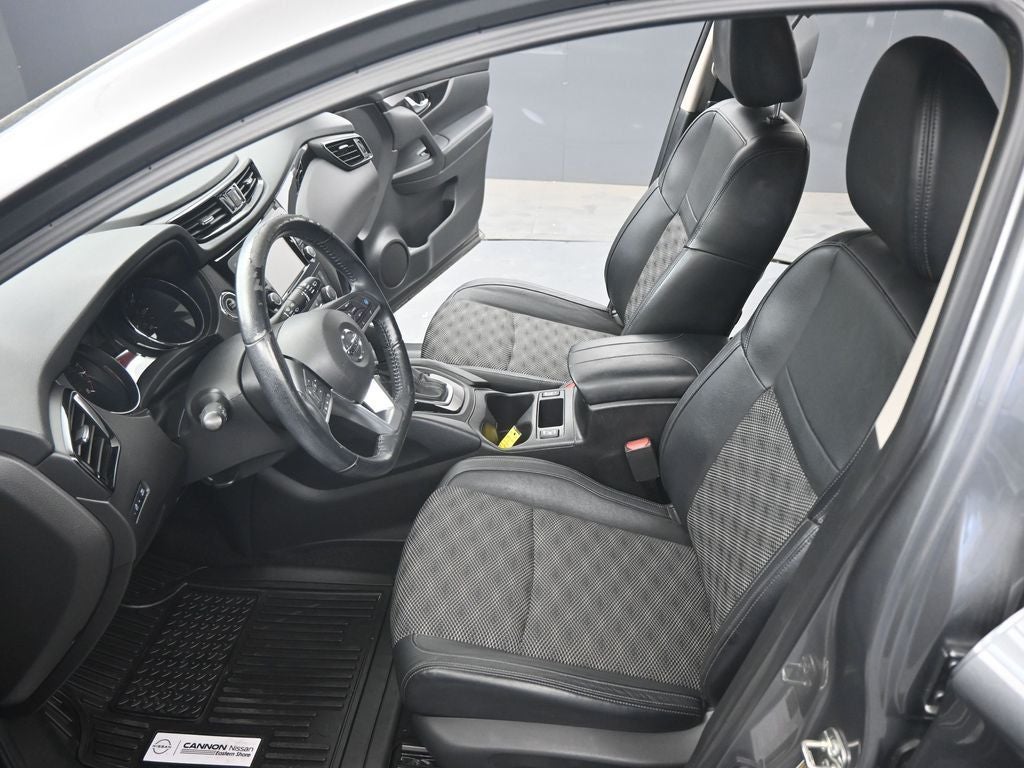 2022 Nissan Rogue Sport SV