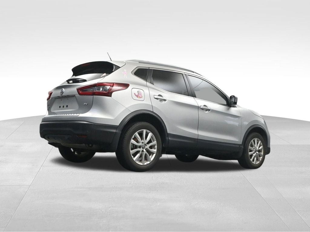 2022 Nissan Rogue Sport SV