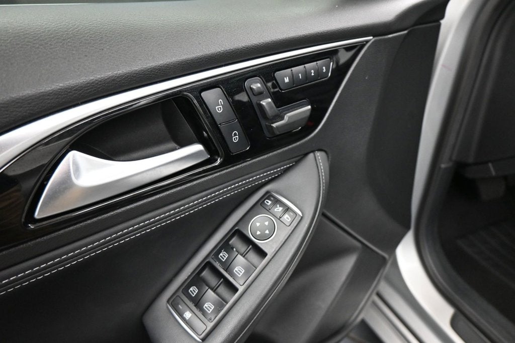 2019 INFINITI QX30 LUXE