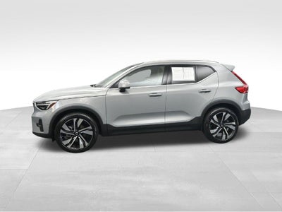 2024 Volvo XC40 B5 Plus Bright Theme