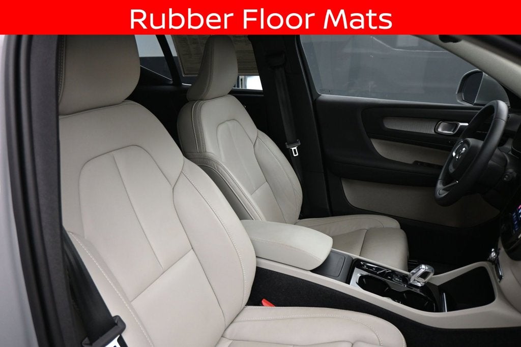 2024 Volvo XC40 B5 Plus Bright Theme