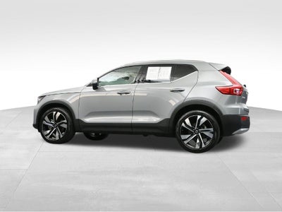 2024 Volvo XC40 B5 Plus Bright Theme