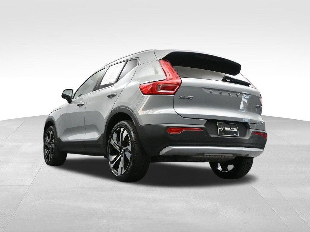 2024 Volvo XC40 B5 Plus Bright Theme