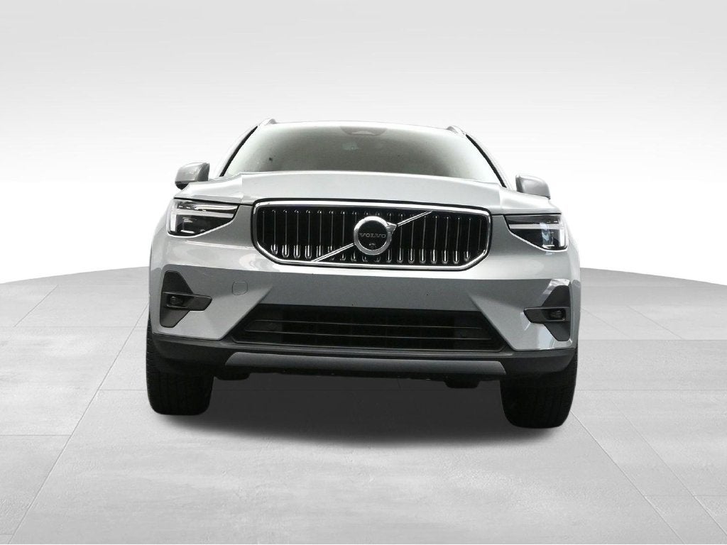 2024 Volvo XC40 B5 Plus Bright Theme