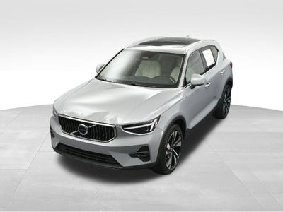2024 Volvo XC40 B5 Plus Bright Theme