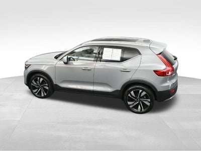 2024 Volvo XC40 B5 Plus Bright Theme