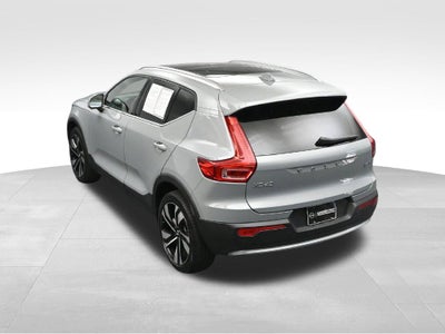 2024 Volvo XC40 B5 Plus Bright Theme