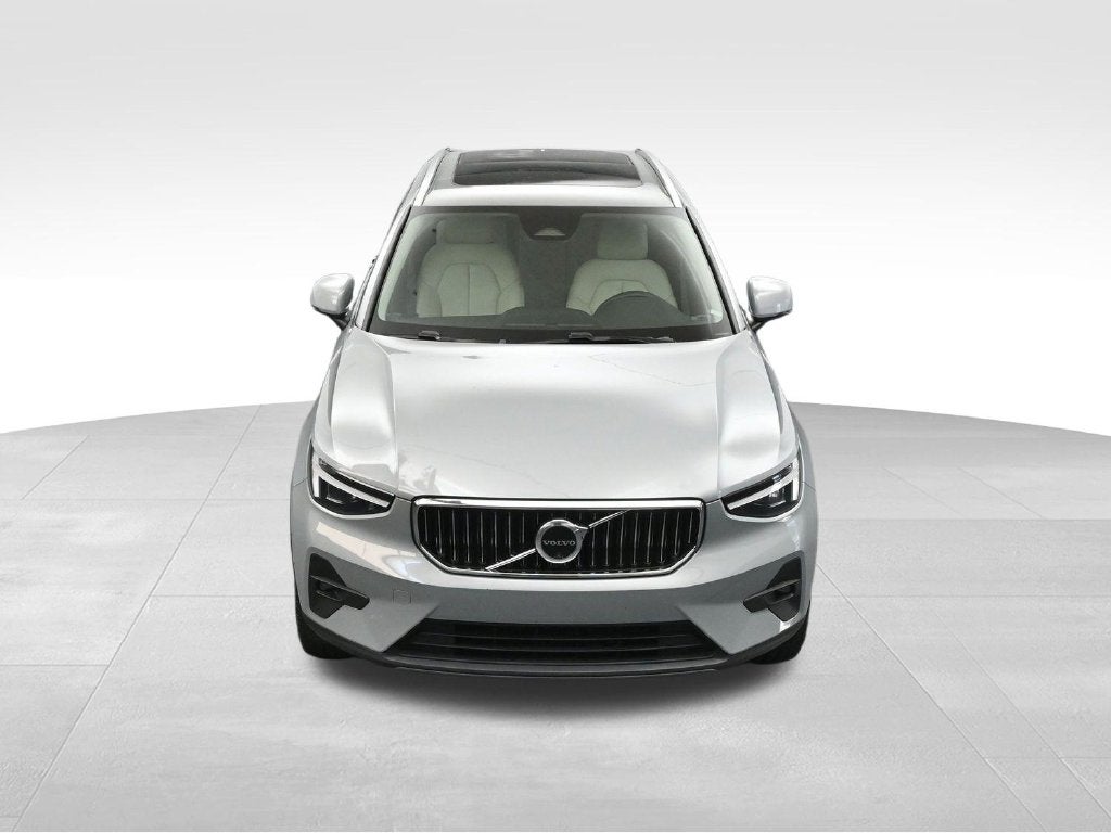 2024 Volvo XC40 B5 Plus Bright Theme