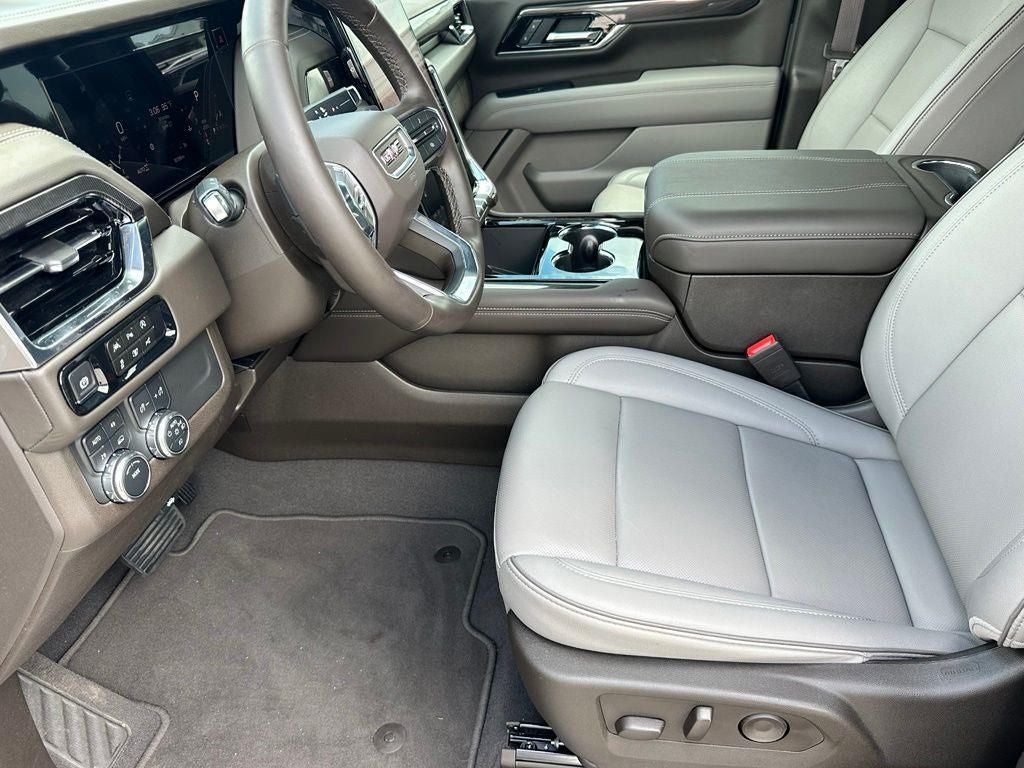 2025 GMC Yukon Elevation