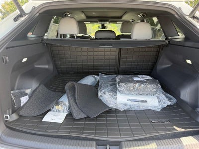 2026 Volkswagen Atlas Cross Sport 2.0T SEL R-Line Black