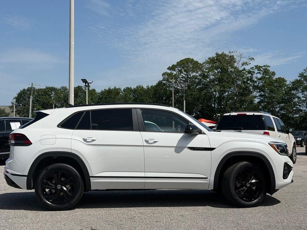 2026 Volkswagen Atlas Cross Sport 2.0T SEL R-Line Black
