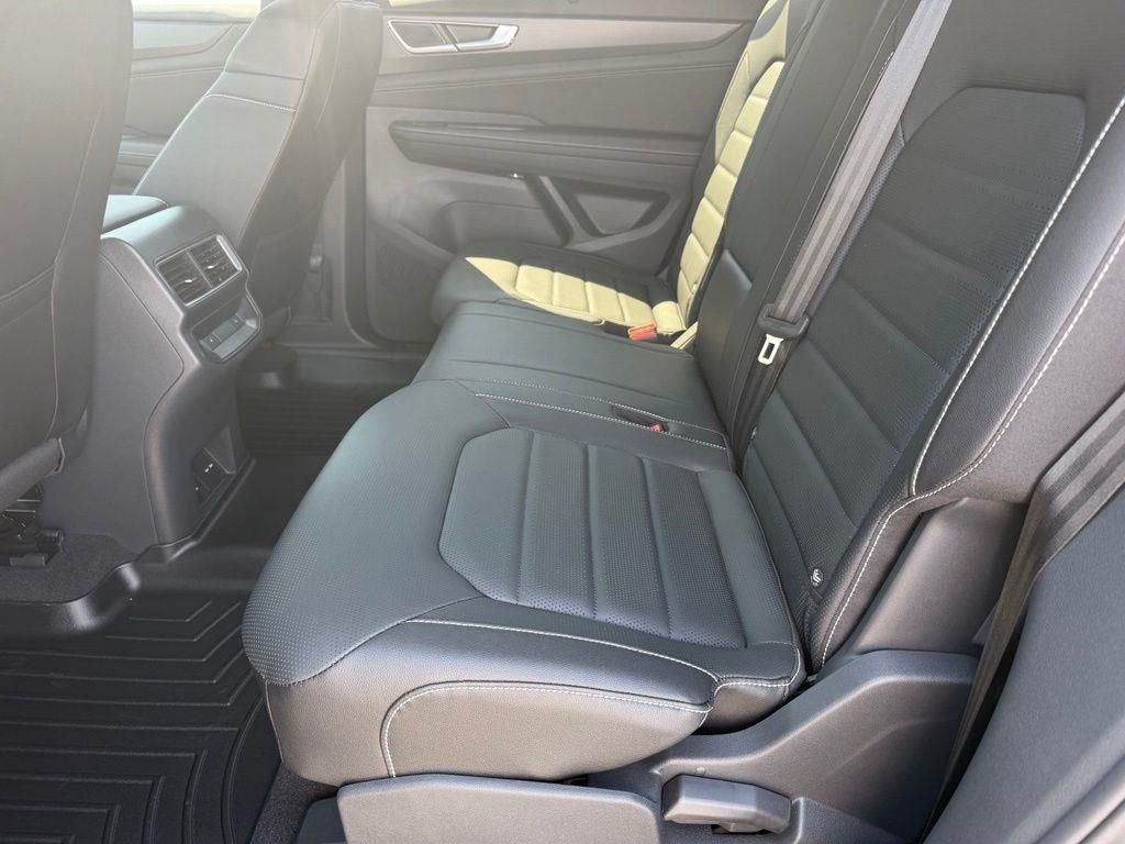 2026 Volkswagen Atlas Cross Sport 2.0T SEL R-Line Black