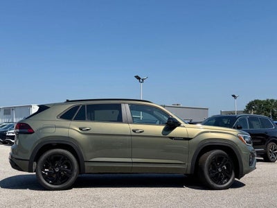 2026 Volkswagen Atlas Cross Sport 2.0T SEL R-Line Black