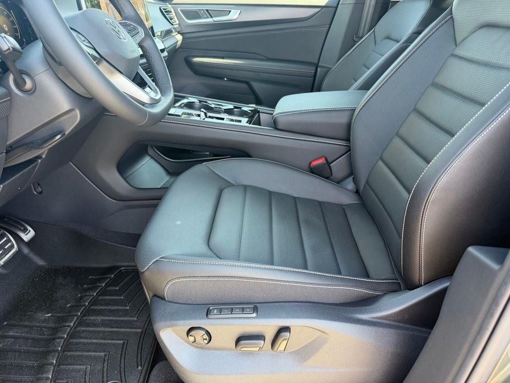 2026 Volkswagen Atlas Cross Sport 2.0T SEL R-Line Black
