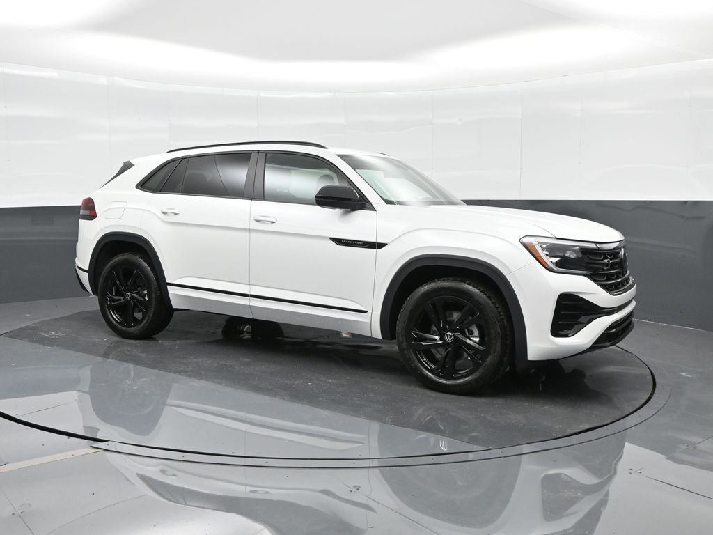 2026 Volkswagen Atlas Cross Sport 2.0T SEL R-Line Black