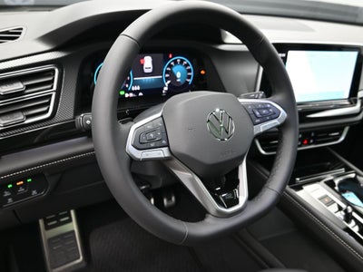 2026 Volkswagen Atlas Cross Sport 2.0T SEL R-Line Black