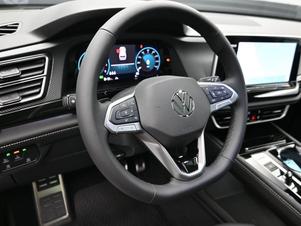 2026 Volkswagen Atlas Cross Sport 2.0T SEL R-Line Black