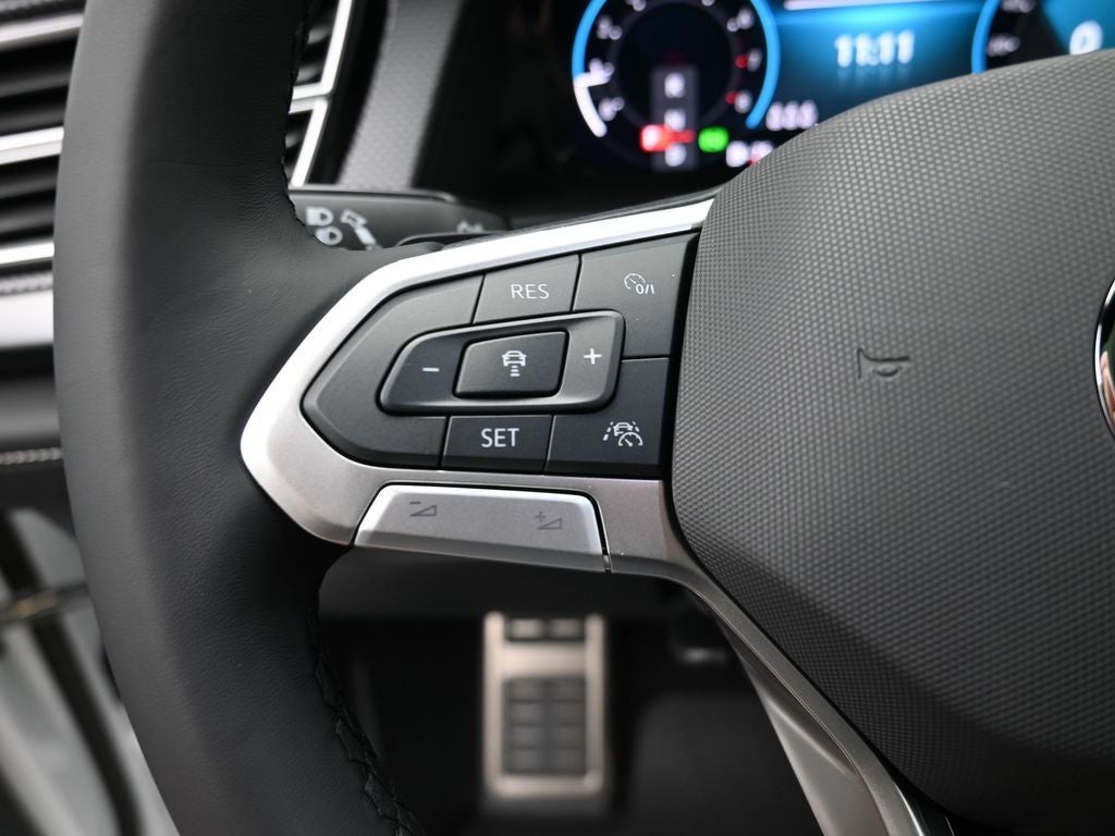 2026 Volkswagen Atlas Cross Sport 2.0T SEL R-Line Black