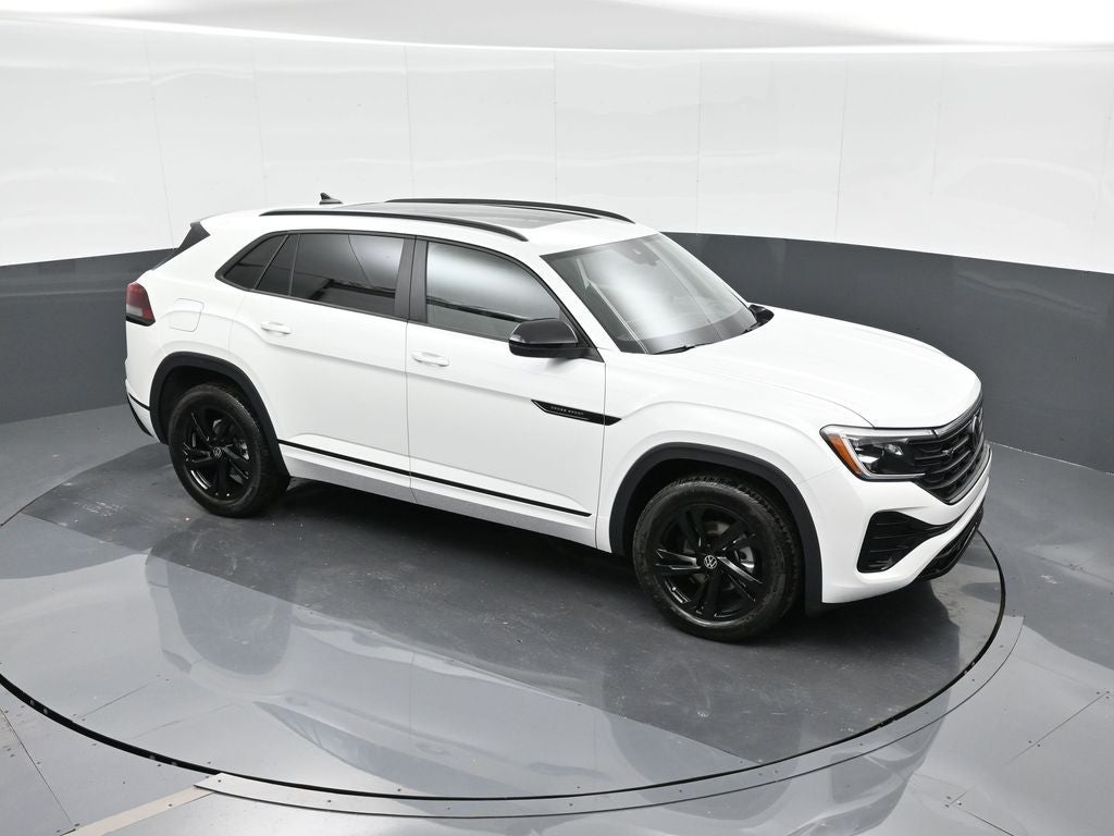 2026 Volkswagen Atlas Cross Sport 2.0T SEL R-Line Black