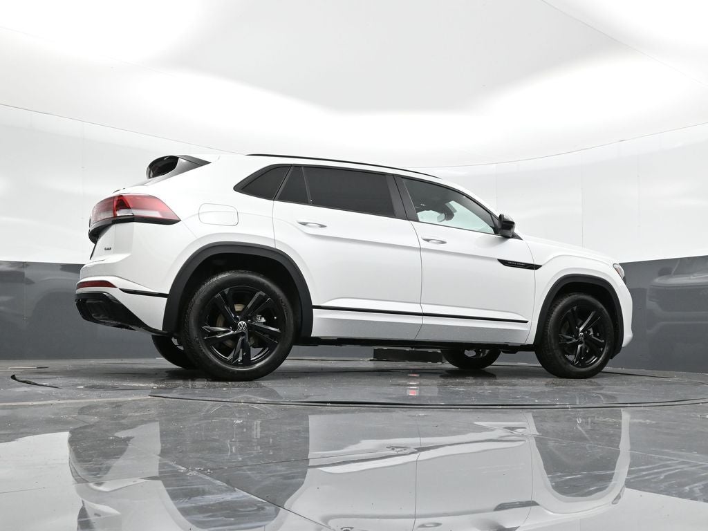 2026 Volkswagen Atlas Cross Sport 2.0T SEL R-Line Black