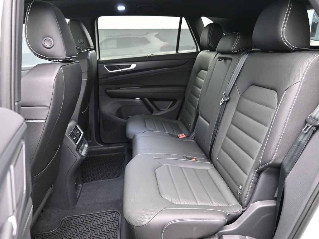 2026 Volkswagen Atlas Cross Sport 2.0T SEL R-Line Black