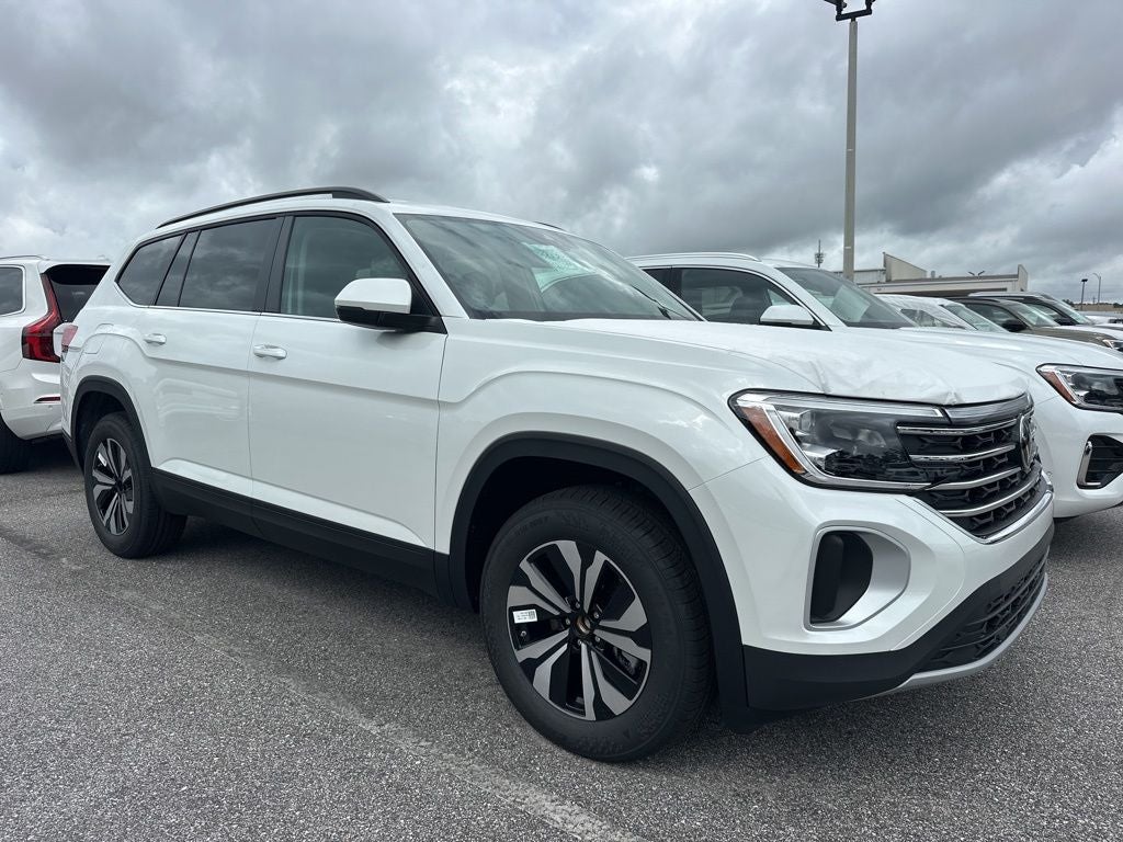 2026 Volkswagen Atlas 2.0T SE's photo