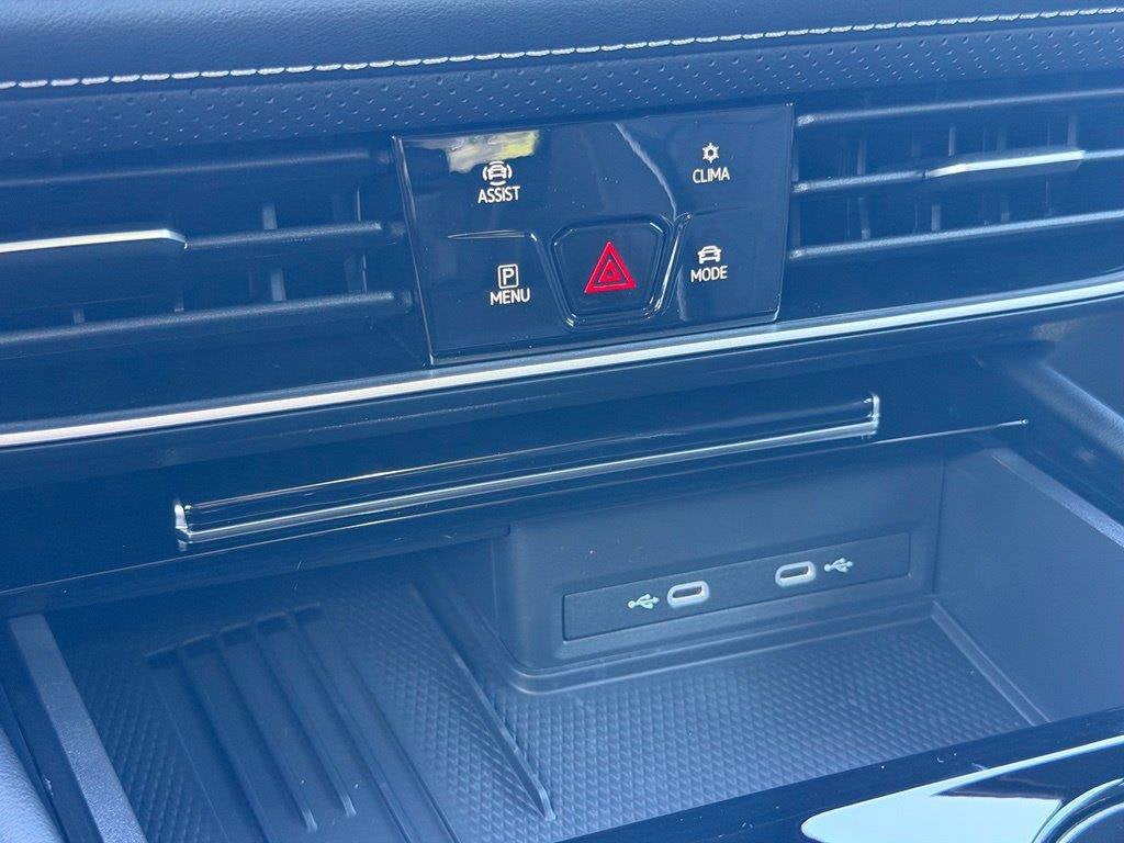 2026 Volkswagen Atlas Cross Sport SEL Premium R-Line