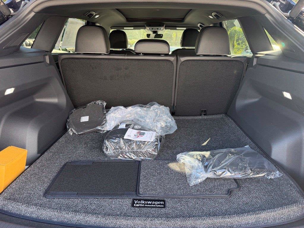 2026 Volkswagen Atlas Cross Sport SEL Premium R-Line