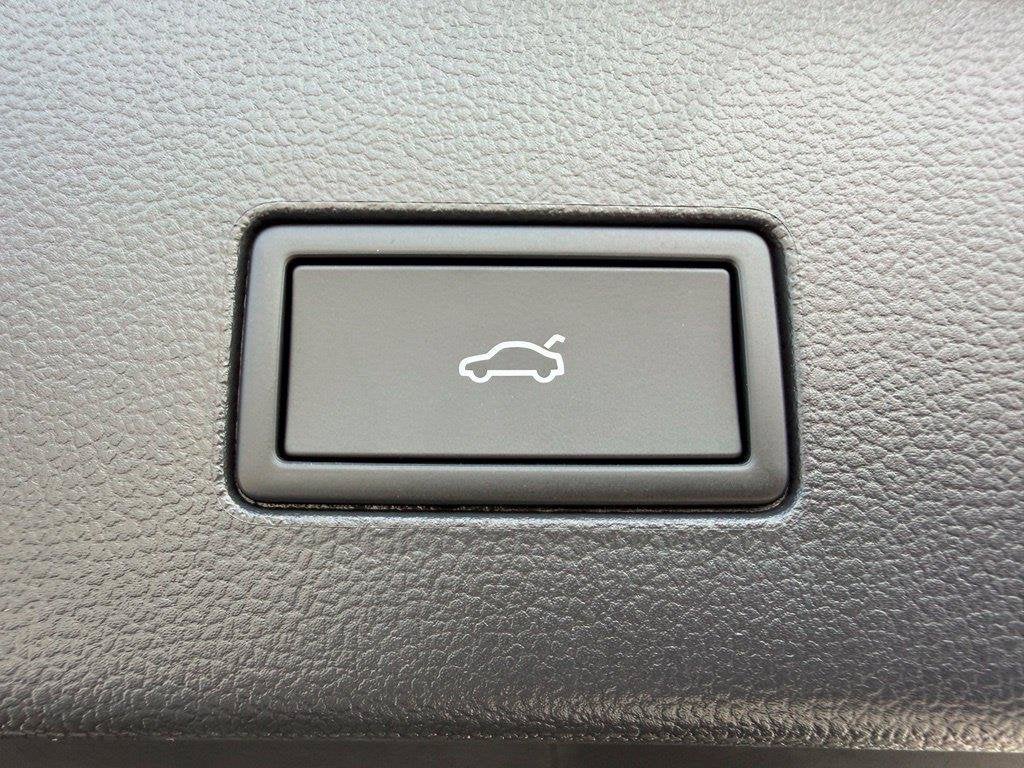 2026 Volkswagen Atlas Cross Sport SEL Premium R-Line
