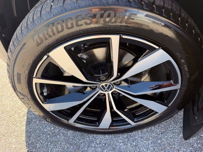 2026 Volkswagen Atlas Cross Sport SEL Premium R-Line