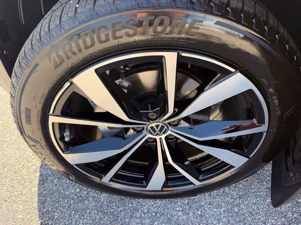 2026 Volkswagen Atlas Cross Sport SEL Premium R-Line