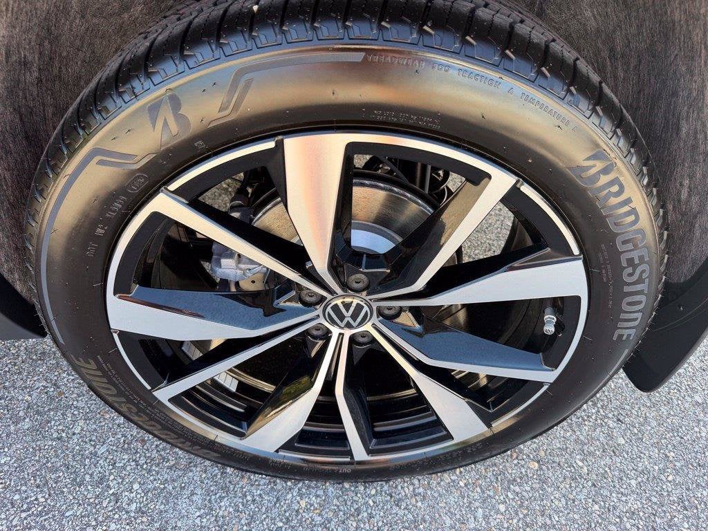 2026 Volkswagen Atlas Cross Sport SEL Premium R-Line