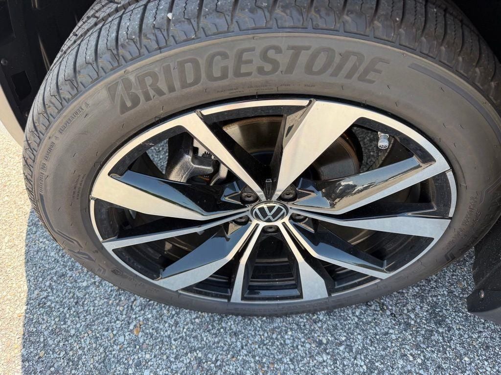 2026 Volkswagen Atlas Cross Sport 2.0T SEL Premium R-Line