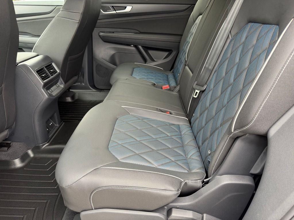 2026 Volkswagen Atlas Cross Sport 2.0T SEL Premium R-Line