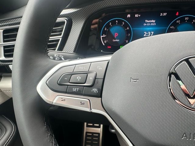 2025 Volkswagen Atlas Cross Sport 2.0T SEL Premium R-Line