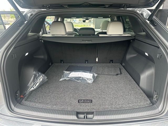 2025 Volkswagen Atlas Cross Sport 2.0T SEL Premium R-Line