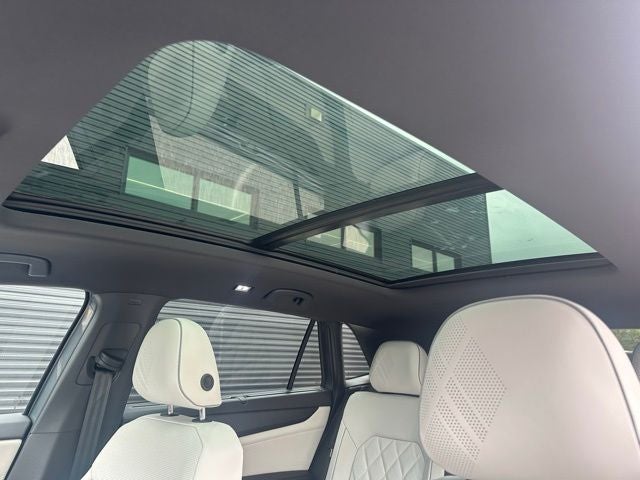 2025 Volkswagen Atlas Cross Sport 2.0T SEL Premium R-Line