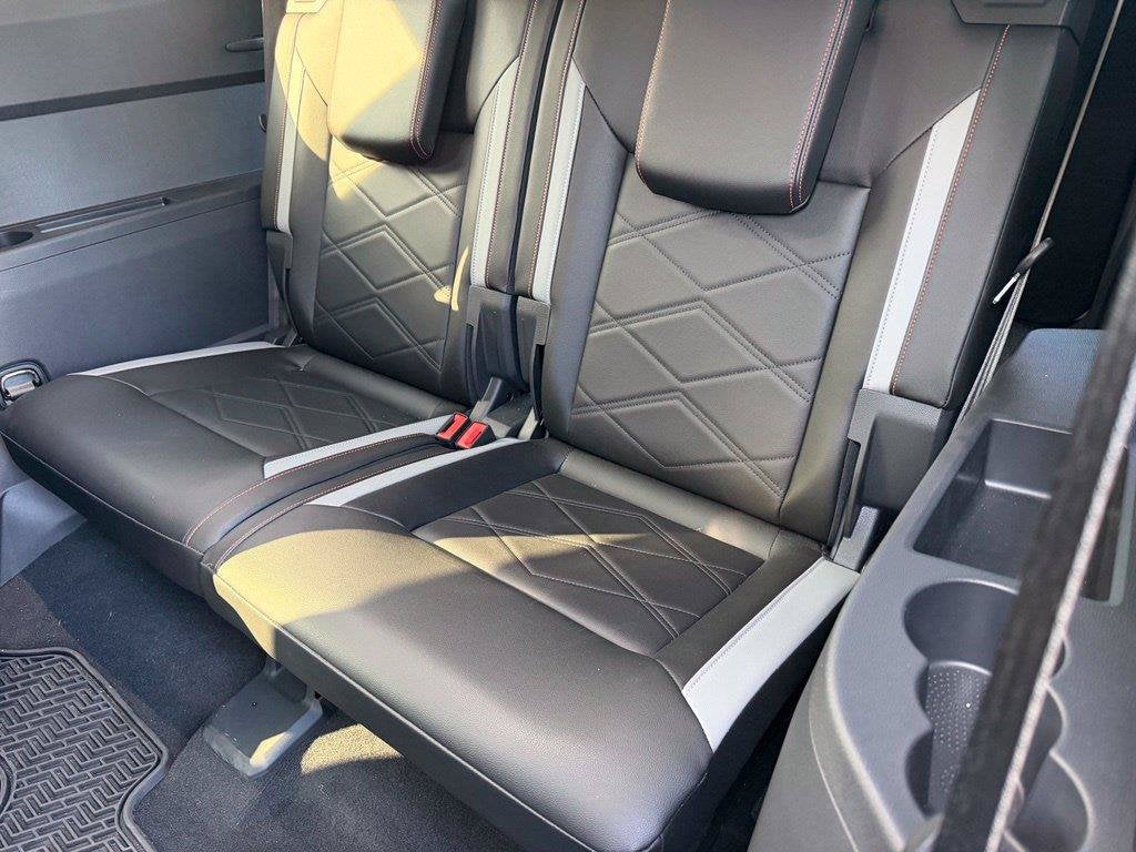 2024 Volkswagen Atlas 2.0T Peak Edition SEL
