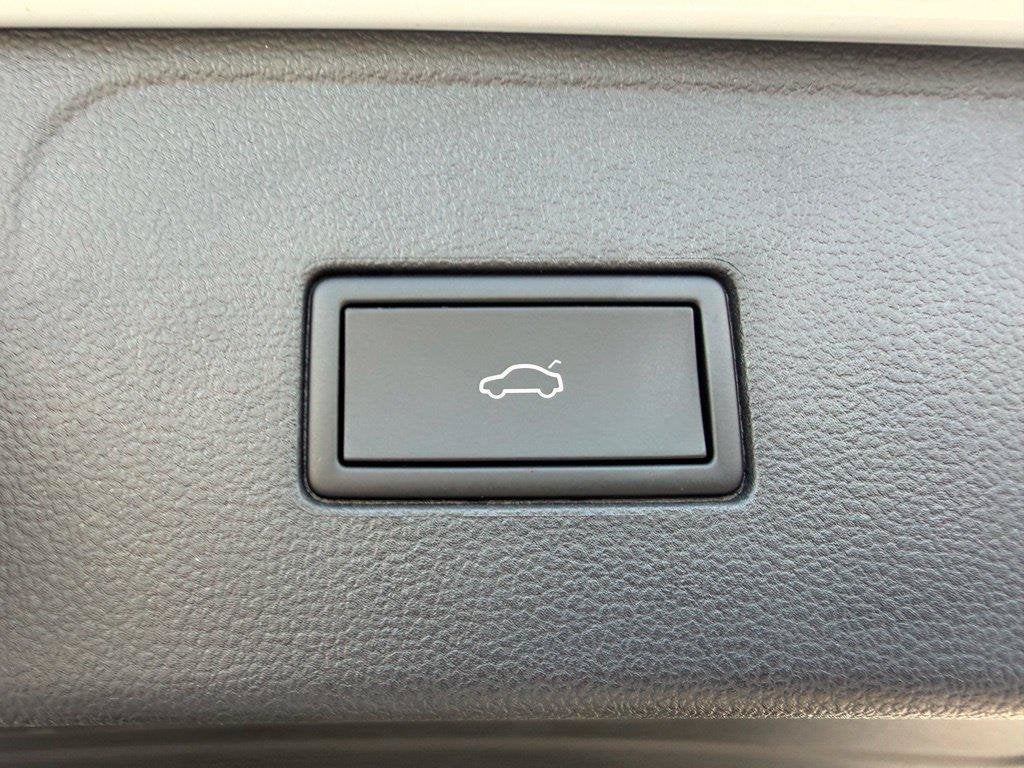 2024 Volkswagen Atlas 2.0T Peak Edition SEL