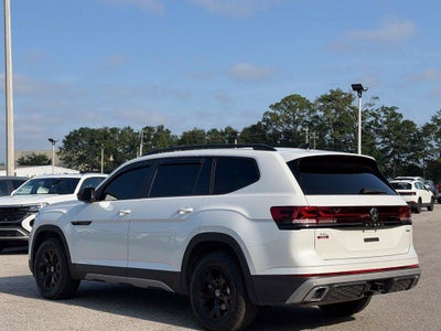 2024 Volkswagen Atlas 2.0T Peak Edition SEL